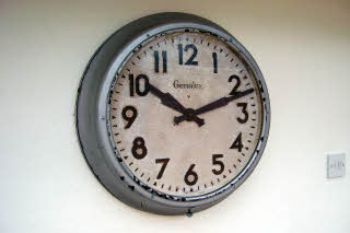 electric wall clock: Genalex: British: 1920s electric wall clock: Genalex: British: 1920s?