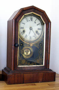 Antique mantel clock: Jerome Antique mantel clock: Jerome