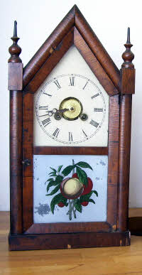 Antique mantel clock: Steeple, with alarm Antique mantel clock: Steeple, with alarm